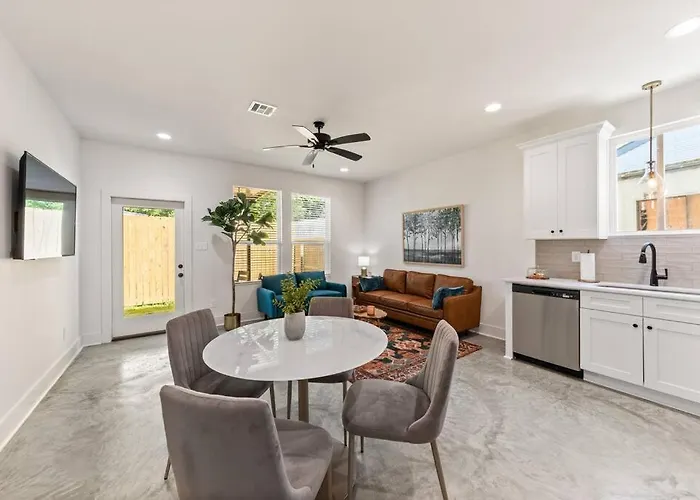 C'est Bon House/2 King Beds*cajun Luxury*coffee Lafayette